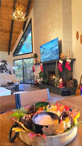 695 Grass Valley Road, Lake Arrowhead, CA 92352