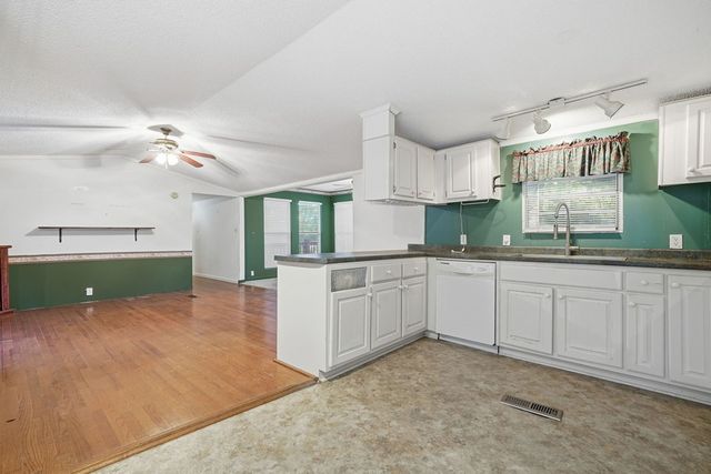 1907 John Call Road, Talking Rock, GA 30175