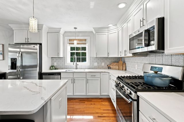3 Andy Rd, Worcester, MA 01602