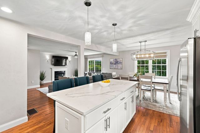 3 Andy Rd, Worcester, MA 01602