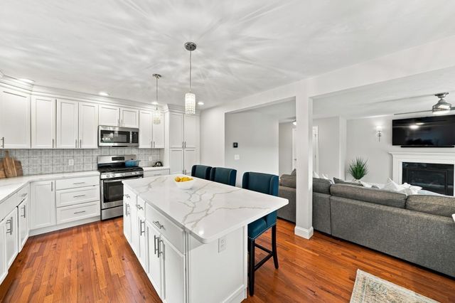 3 Andy Rd, Worcester, MA 01602
