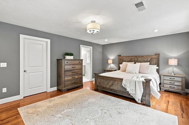3 Andy Rd, Worcester, MA 01602