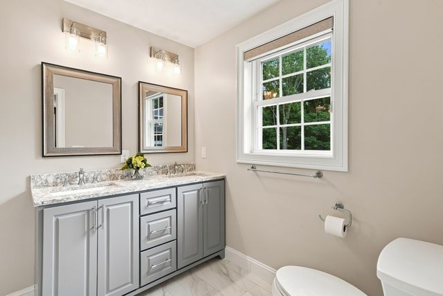3 Andy Rd, Worcester, MA 01602