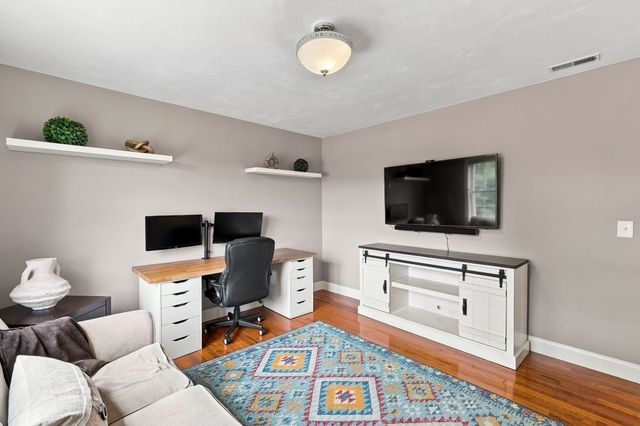 3 Andy Rd, Worcester, MA 01602