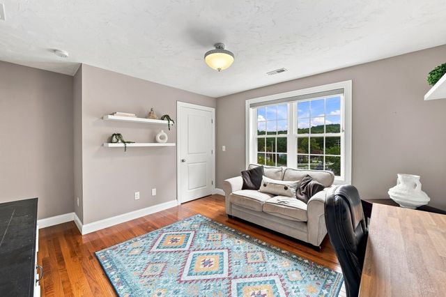 3 Andy Rd, Worcester, MA 01602