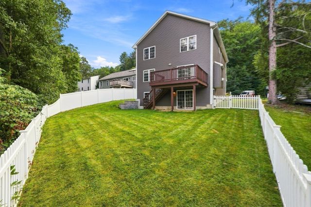 3 Andy Rd, Worcester, MA 01602