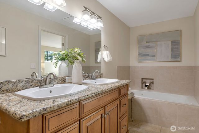 9236 NE 126th Place, Kirkland, WA 98034