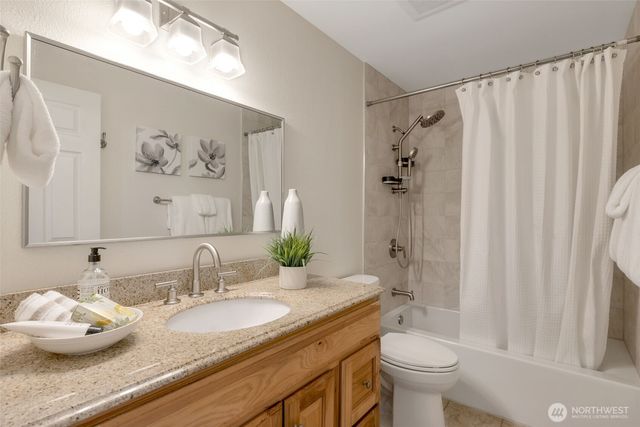 9236 NE 126th Place, Kirkland, WA 98034