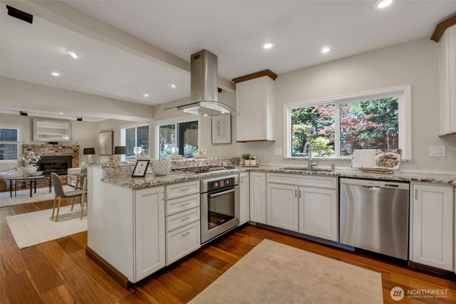 9236 NE 126th Place, Kirkland, WA 98034
