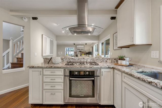 9236 NE 126th Place, Kirkland, WA 98034