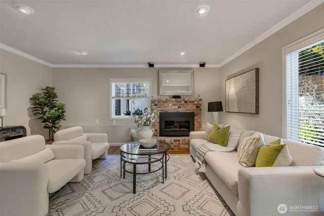 9236 NE 126th Place, Kirkland, WA 98034