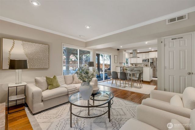 9236 NE 126th Place, Kirkland, WA 98034
