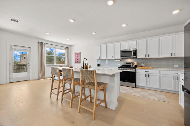 7800 Linda Michelle LN, Austin, TX 78724