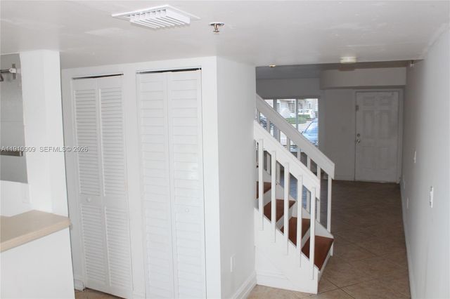 180 Riviera Circle 305, Weston, FL 33326