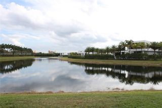 180 Riviera Circle 305, Weston, FL 33326