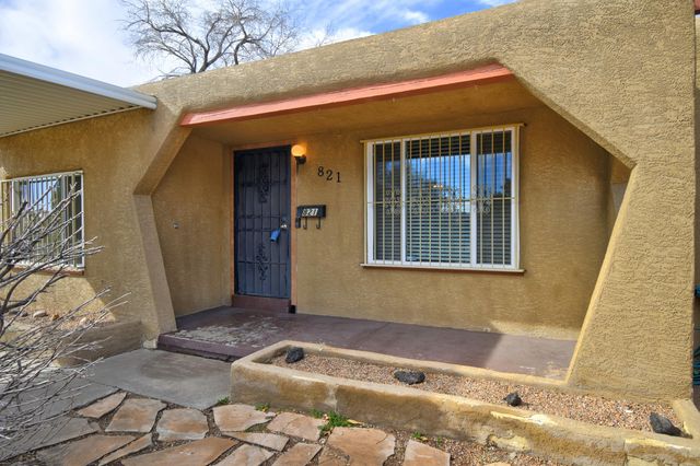 821 Madeira Drive SE, Albuquerque, NM 87108