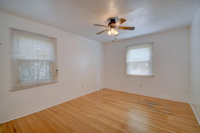 821 Madeira Drive SE, Albuquerque, NM 87108