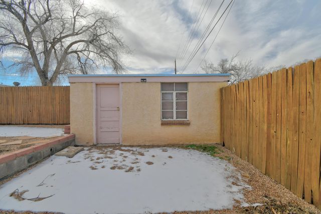821 Madeira Drive SE, Albuquerque, NM 87108
