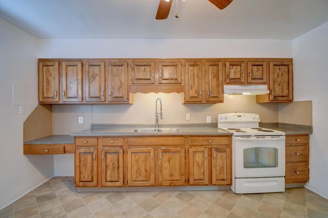 821 Madeira Drive SE, Albuquerque, NM 87108