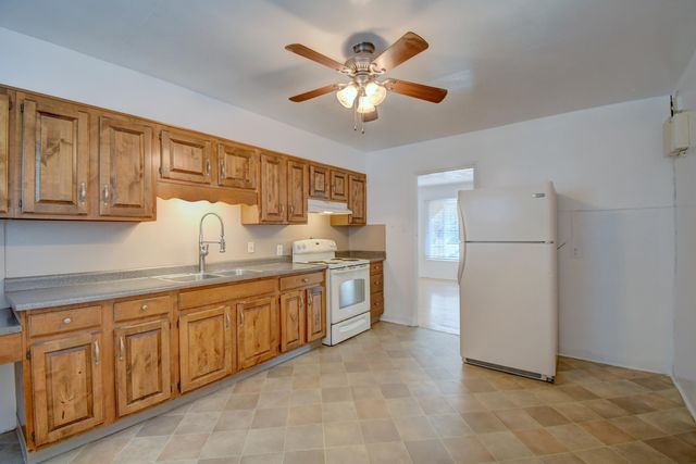 821 Madeira Drive SE, Albuquerque, NM 87108