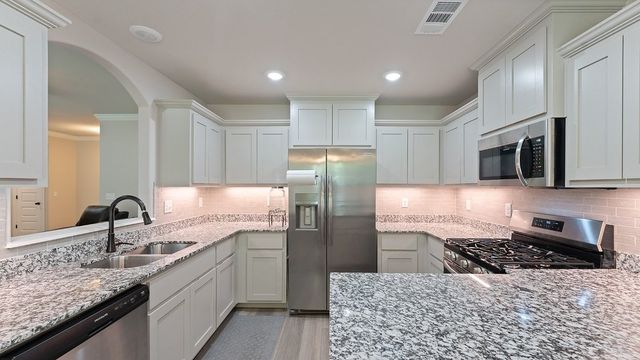 1831 S D Street, Rogers, AR 72756