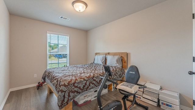 1831 S D Street, Rogers, AR 72756