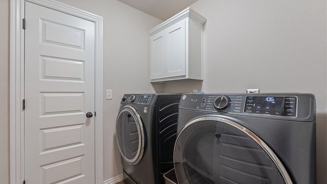 1831 S D Street, Rogers, AR 72756