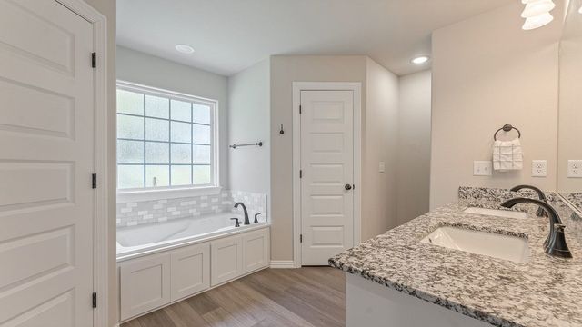1831 S D Street, Rogers, AR 72756