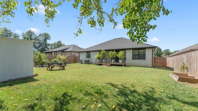 1831 S D Street, Rogers, AR 72756