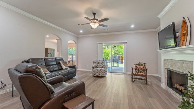 1831 S D Street, Rogers, AR 72756