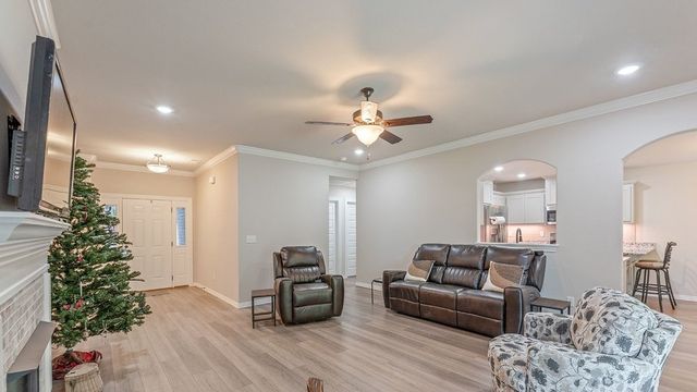 1831 S D Street, Rogers, AR 72756
