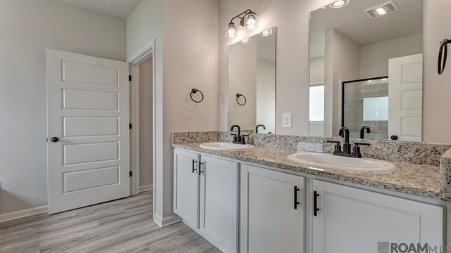 12813 Legacy Oaks Avenue, Central, LA 70818