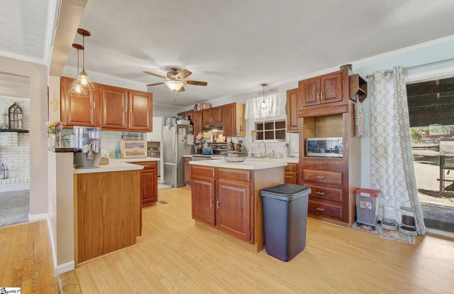 160 Inn View Drive, Inman, SC 29349