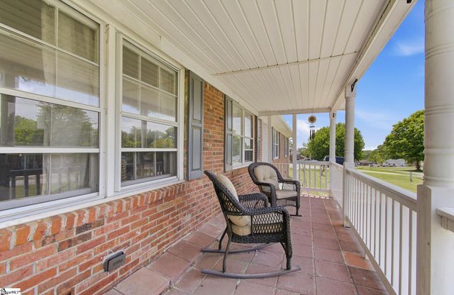 160 Inn View Drive, Inman, SC 29349