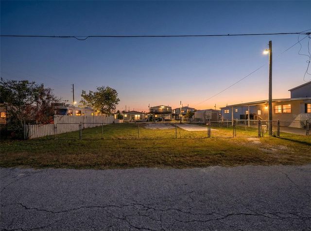 6838 CURLEW LANE, Hudson, FL 34667