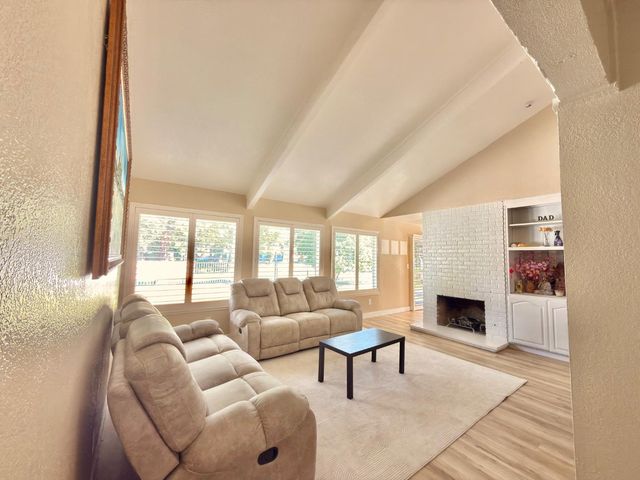 5323 Virtue Arc Dr, Stockton, CA 95207
