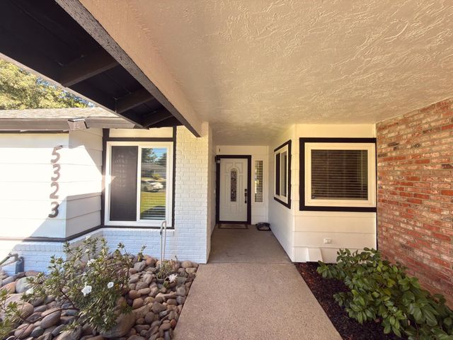 5323 Virtue Arc Dr, Stockton, CA 95207