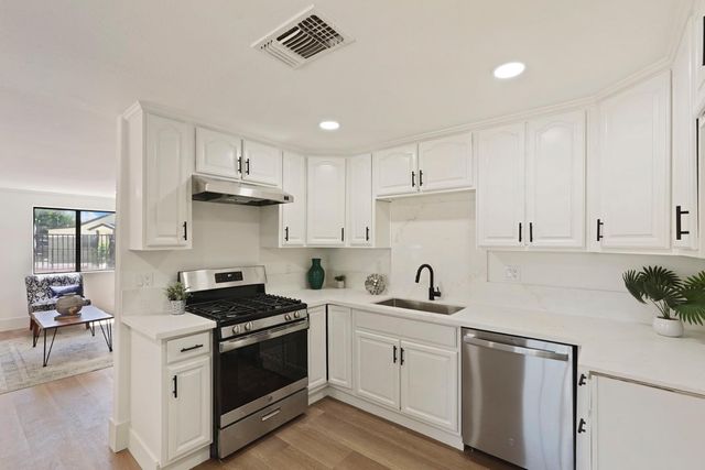 2915 Taft St, Sacramento, CA 95815