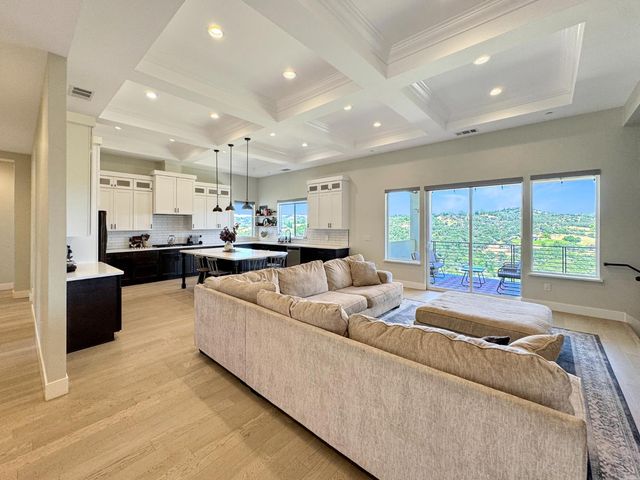 75 Whittington Dr, Newcastle, CA 95658