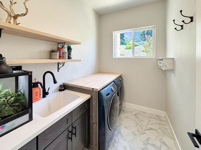 75 Whittington Dr, Newcastle, CA 95658
