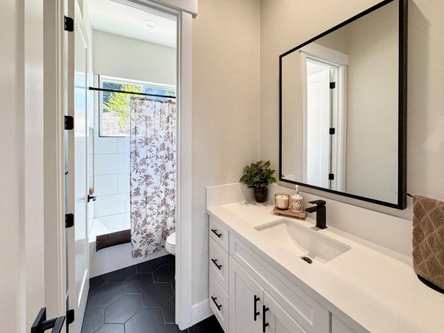 75 Whittington Dr, Newcastle, CA 95658