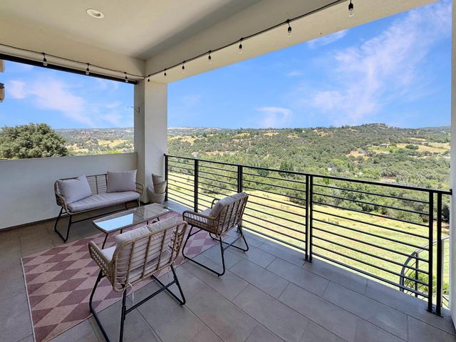 75 Whittington Dr, Newcastle, CA 95658