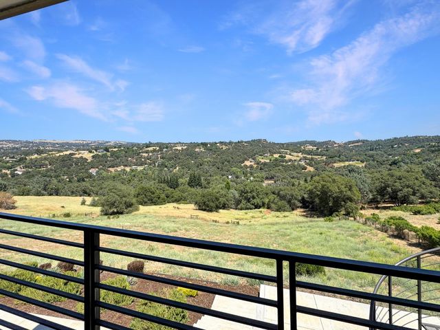 75 Whittington Dr, Newcastle, CA 95658