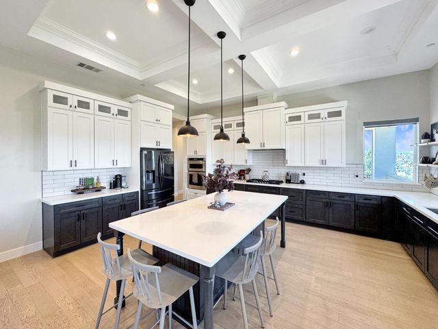 75 Whittington Dr, Newcastle, CA 95658