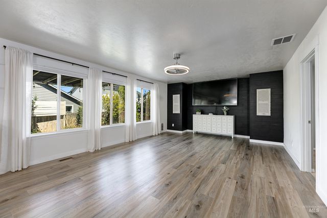 1052 E Sicily, Meridian, ID 83642