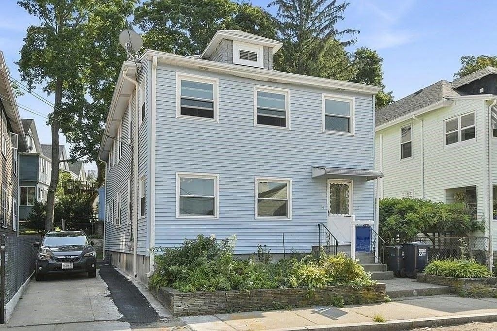 34 Thingvalla Ave 1, Cambridge, MA 02138
