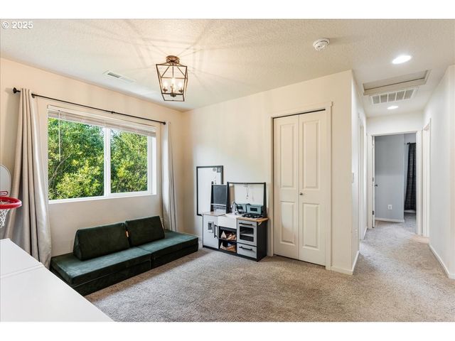 13017 Ne 56TH St, Vancouver, WA 98682