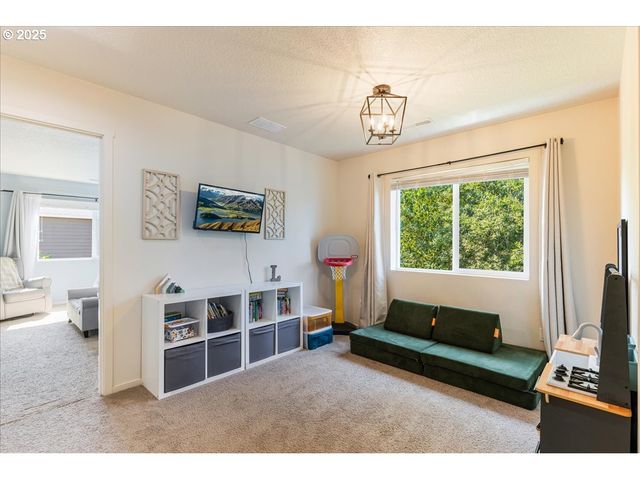 13017 Ne 56TH St, Vancouver, WA 98682
