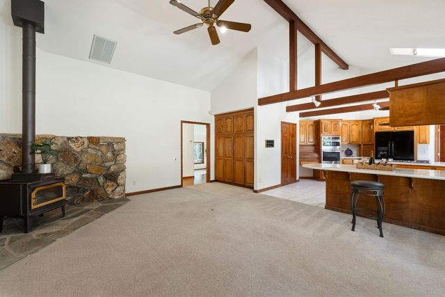 13270 Dry Creek Rd, Auburn, CA 95602