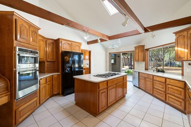 13270 Dry Creek Rd, Auburn, CA 95602